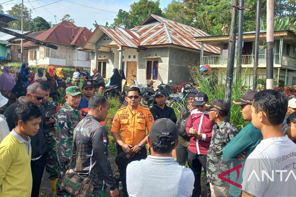 Kakek usia 80 tahun hilang di lereng Gunung Marapi