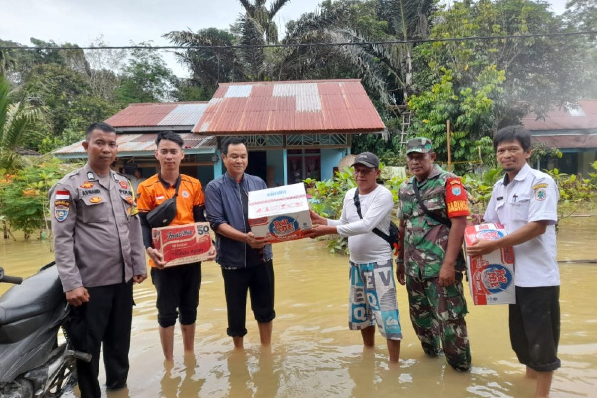 BPBD Kapuas Hulu salurkan bantuan untuk korban banjir di Ulak Pauk