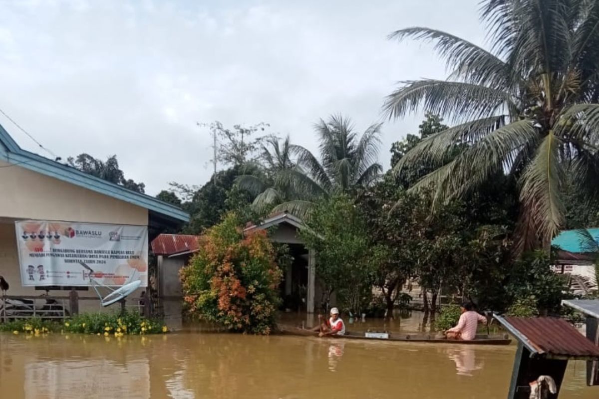 Banjir menggenangi permukiman dan lahan pertanian di Kecamatan Embaloh Hulu