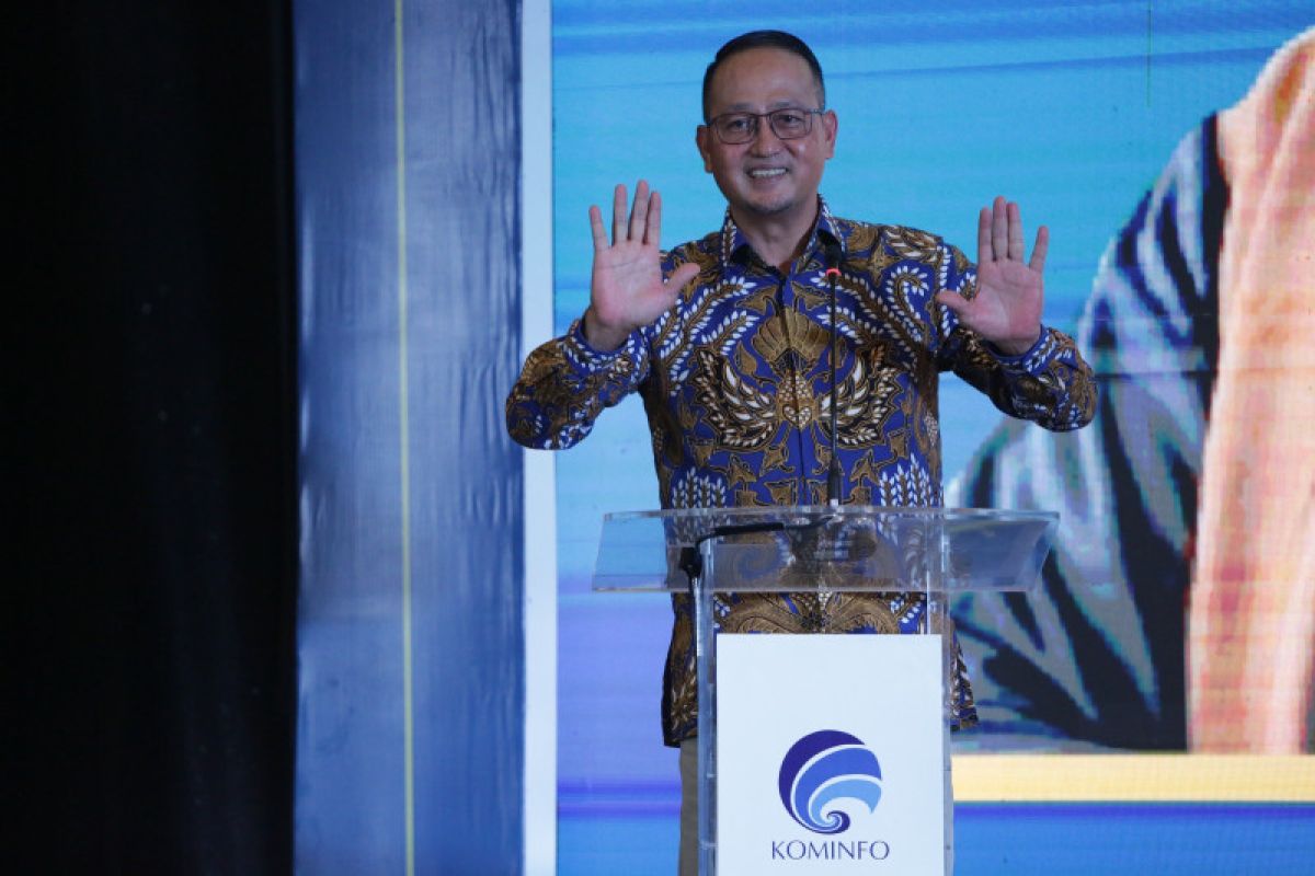Literasi digital masyarakat Indonesia masuk kategori "sedang"
