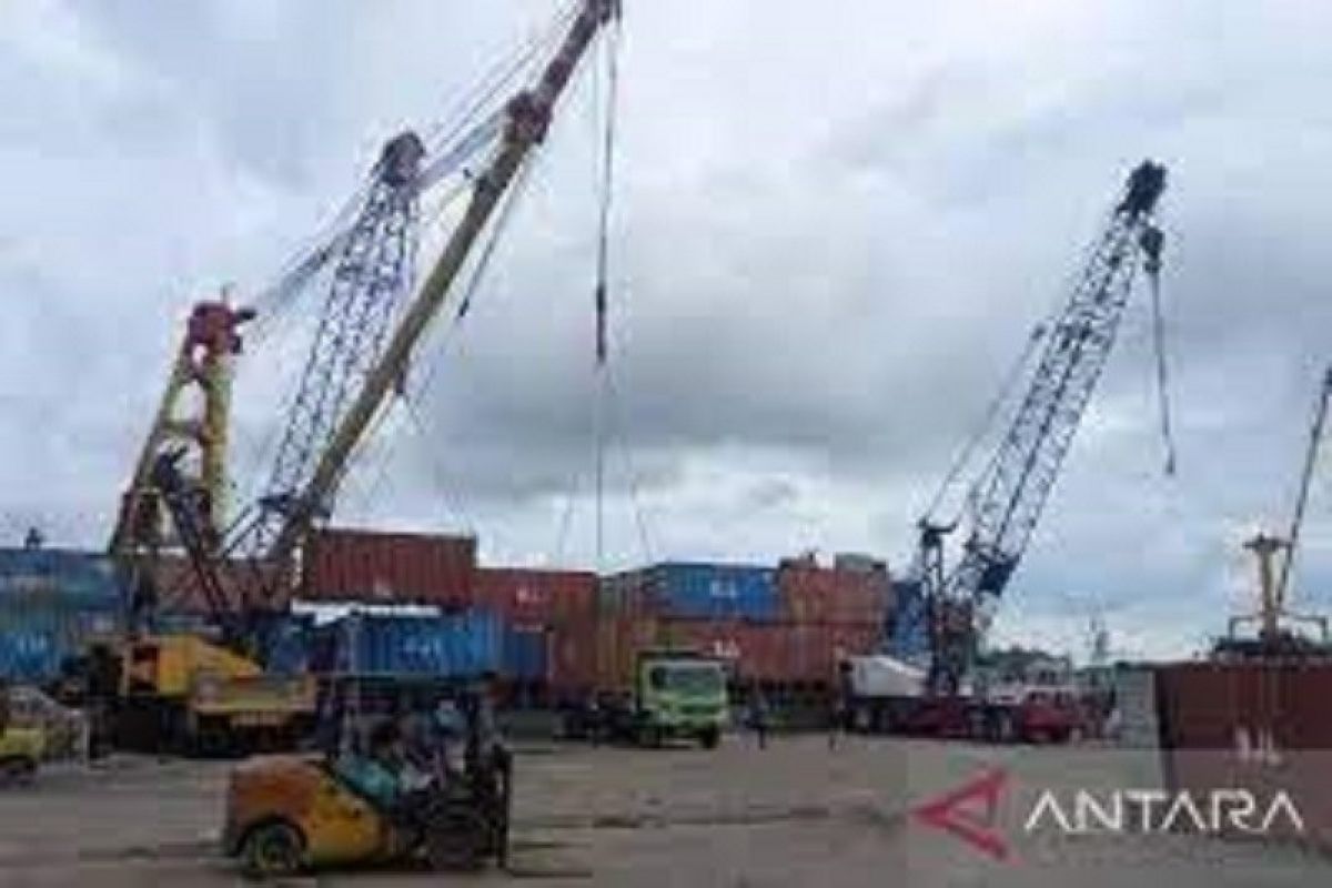 Volume barang muat di pelabuhan 821,59 ribu ton