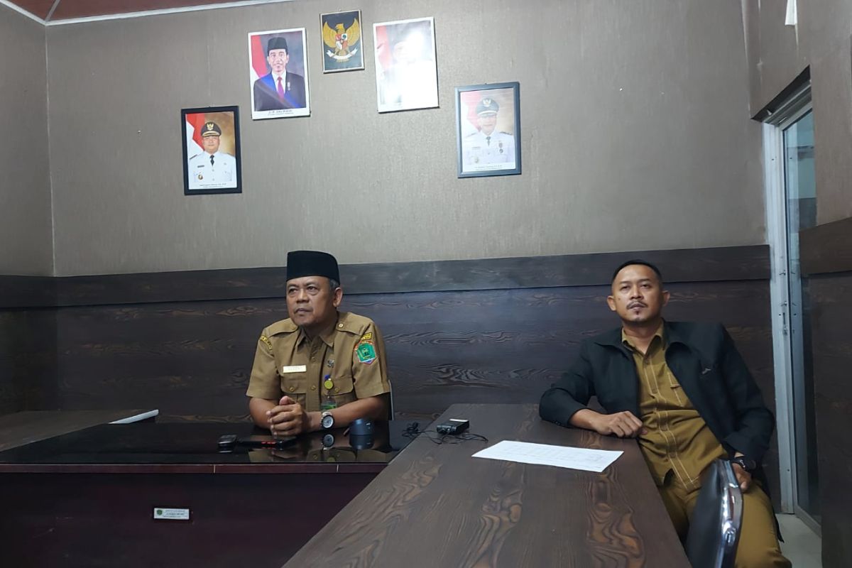 Kadis Kominfo Labura mengikuti zoom meeting rencana pelaksanaan pelatihan DTS Tahun 2023