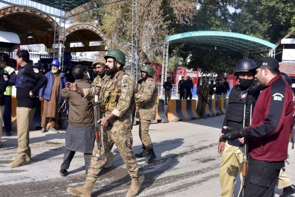 Kemlu Ri sebut tidak ada WNI di antara korban bom di Peshawar