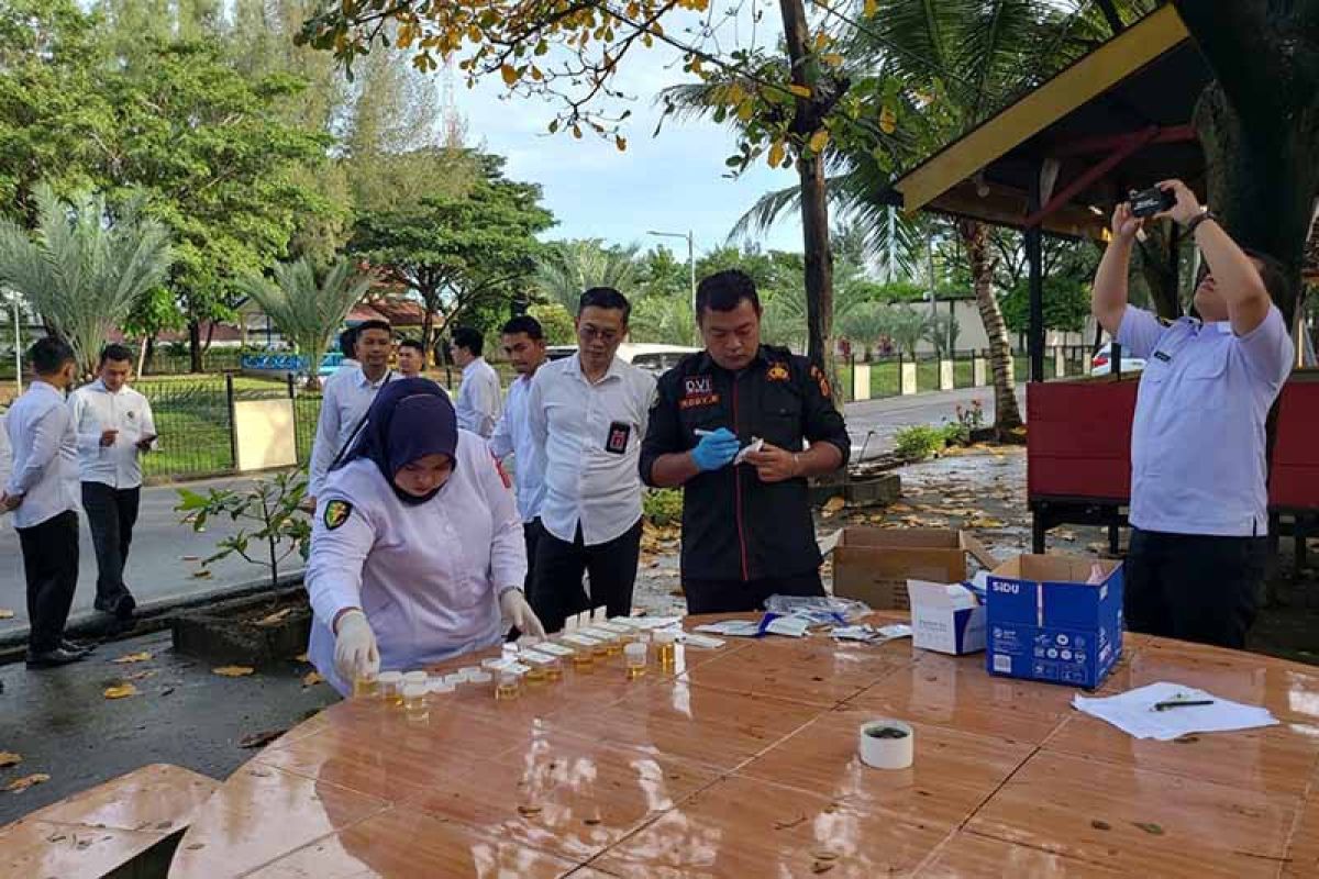 Personel Ditresnarkoba Polda Aceh jalani tes narkoba, ini hasilnya