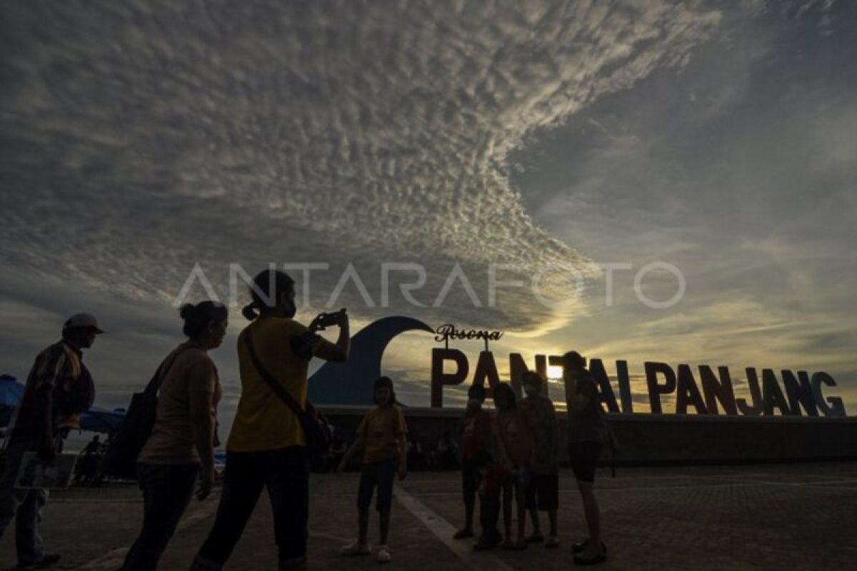 Wisata Pantai Panjang Bengkulu