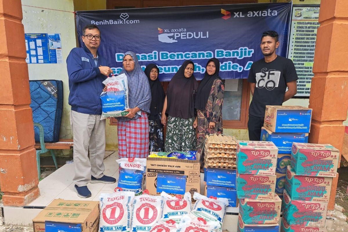 XL Axiata bantu korban banjir di Kabupaten Pidie
