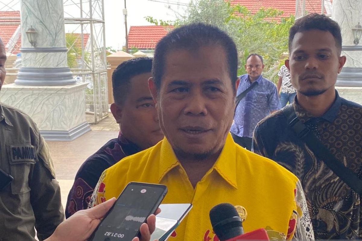 Plh Gubernur Papua ajak warga validasi NIK menjadi NPWP