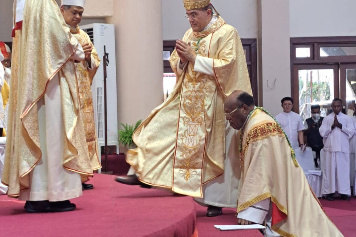 Dubes Vatikan tahbiskan Yanuarius You sebagai Uskup Jayapura