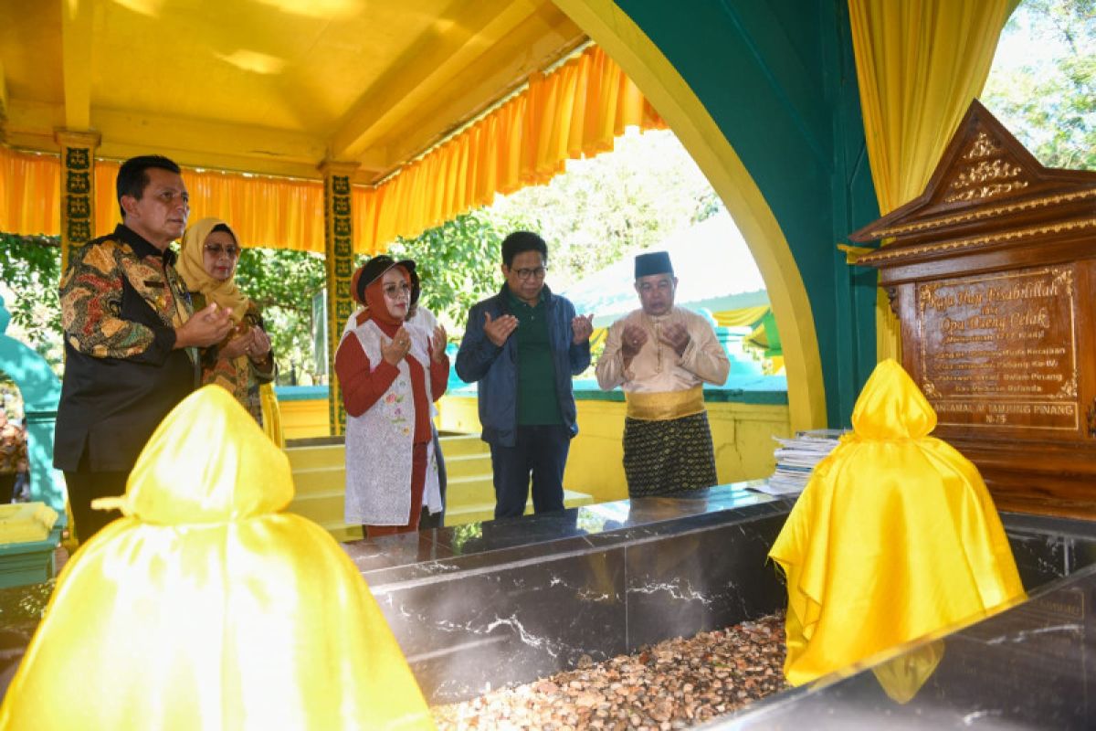 Mendes PDTT ajak warga Kepri jaga kelestarian budaya di Pulau Penyengat