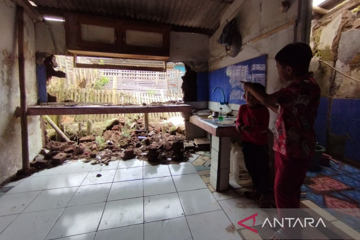 BPBD: Gempa Sesar Garsela di Garut sebabkan kerusakan rumah warga