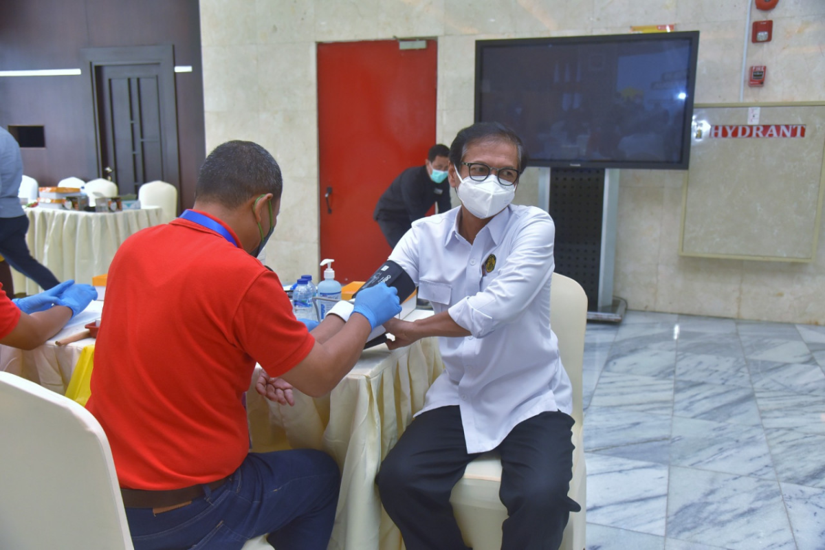 ESDM Ministry holds second booster COVID-19 vaccination