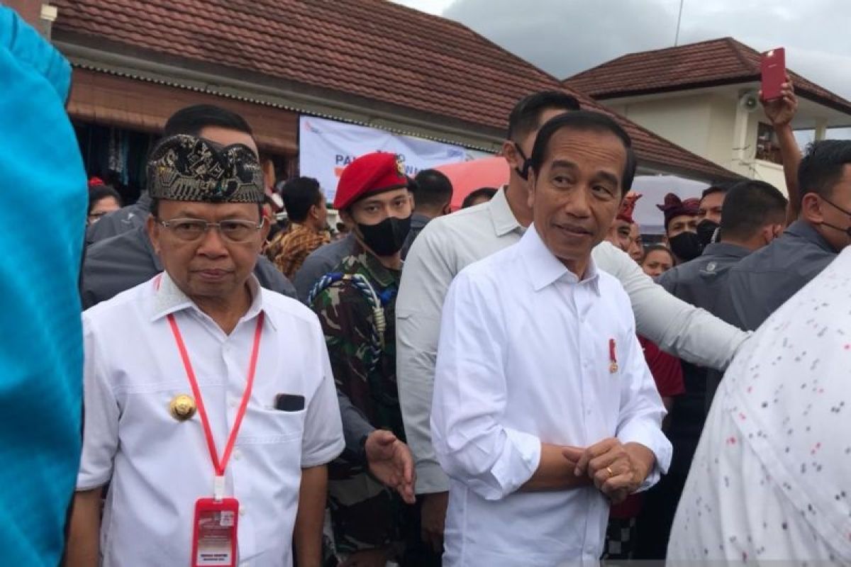 Presiden Jokowi sebut kontrol pusat ke bupati/wali kota terlalu jauh tanpa gubernur