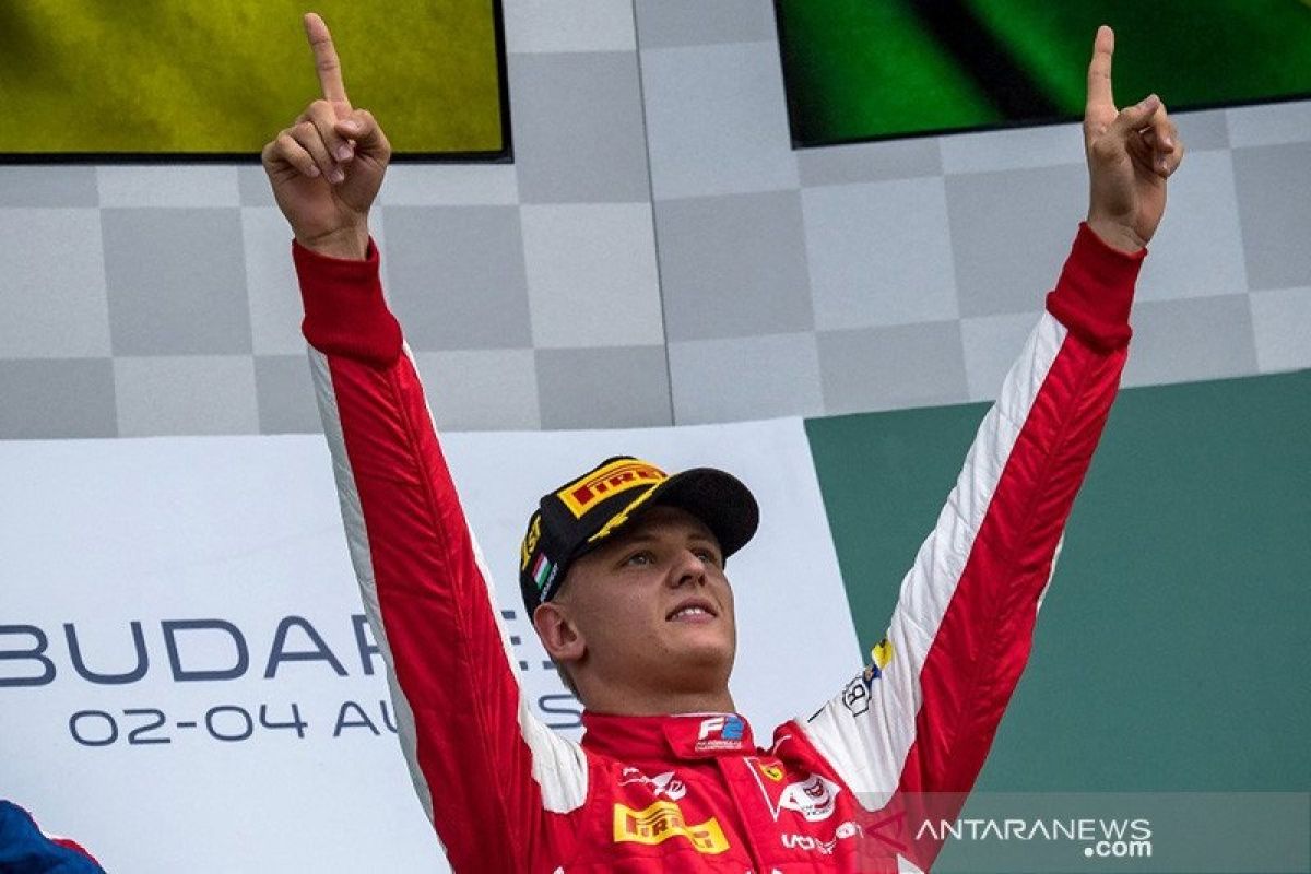 Mick Schumacher resmi jadi pebalap cadangan McLaren dan Mercedes