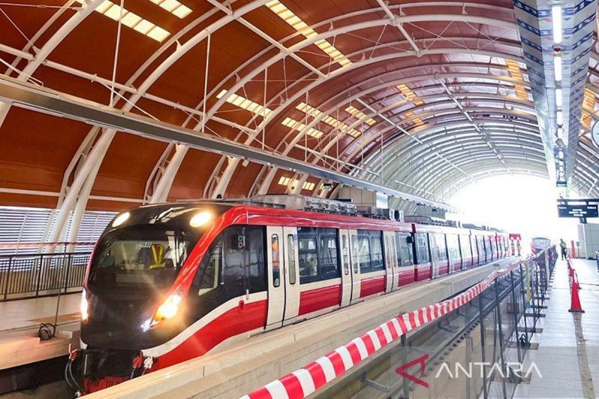 Stafsus Menteri BUMN: LRT Jabodebek beroperasi pertengahan tahun ini