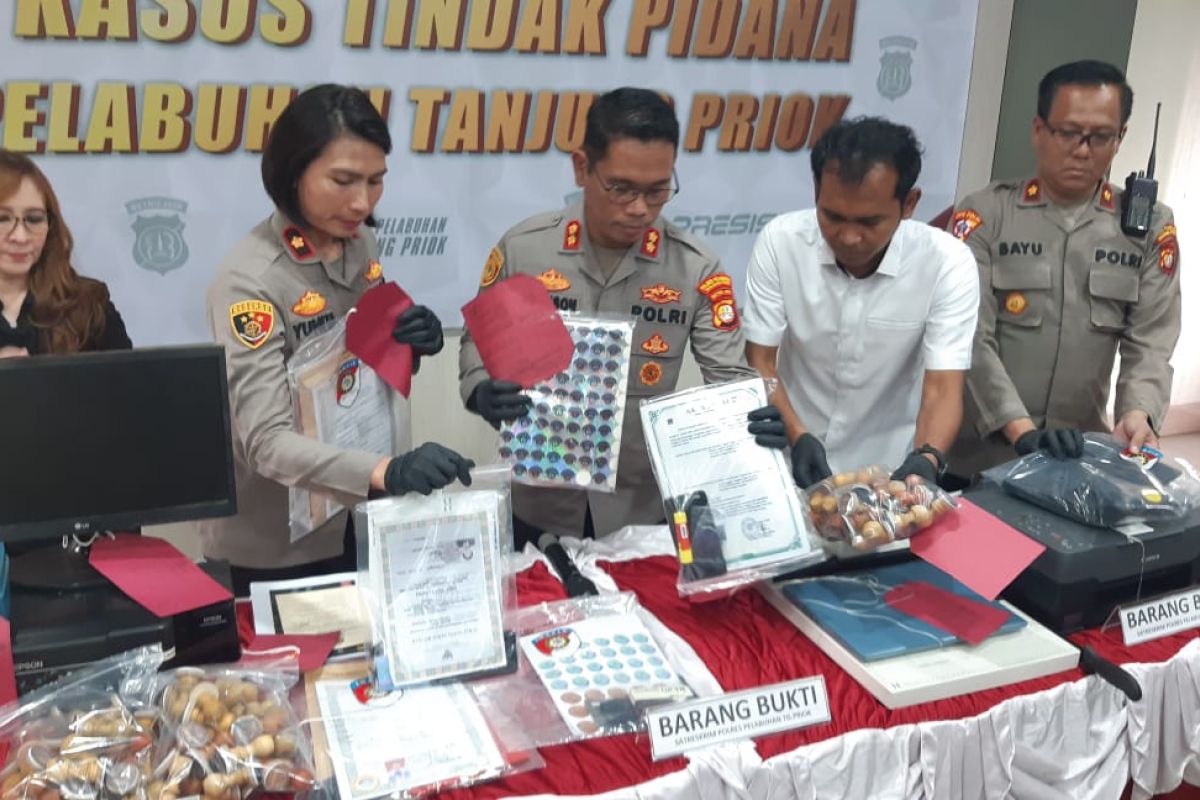 Polres Pelabuhan Tanjung Priok tangkap tujuh pemalsu dokumen