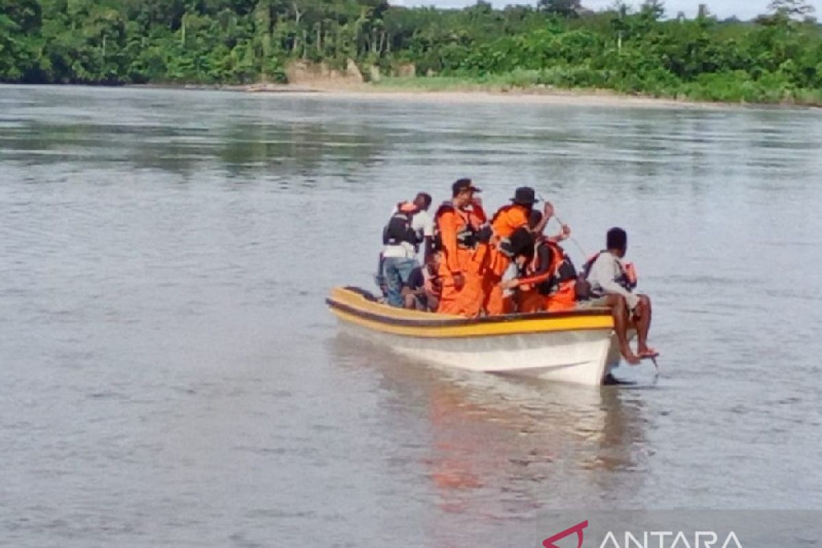 Tim SAR cari delapan penumpang perahu tabrak kayu di Mamberamo Raya