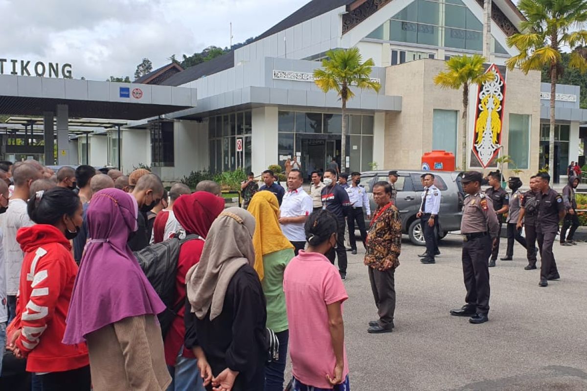 KJRI Kuching dampingi 200 WNI bermasalah yang dipulangkan oleh Malaysia