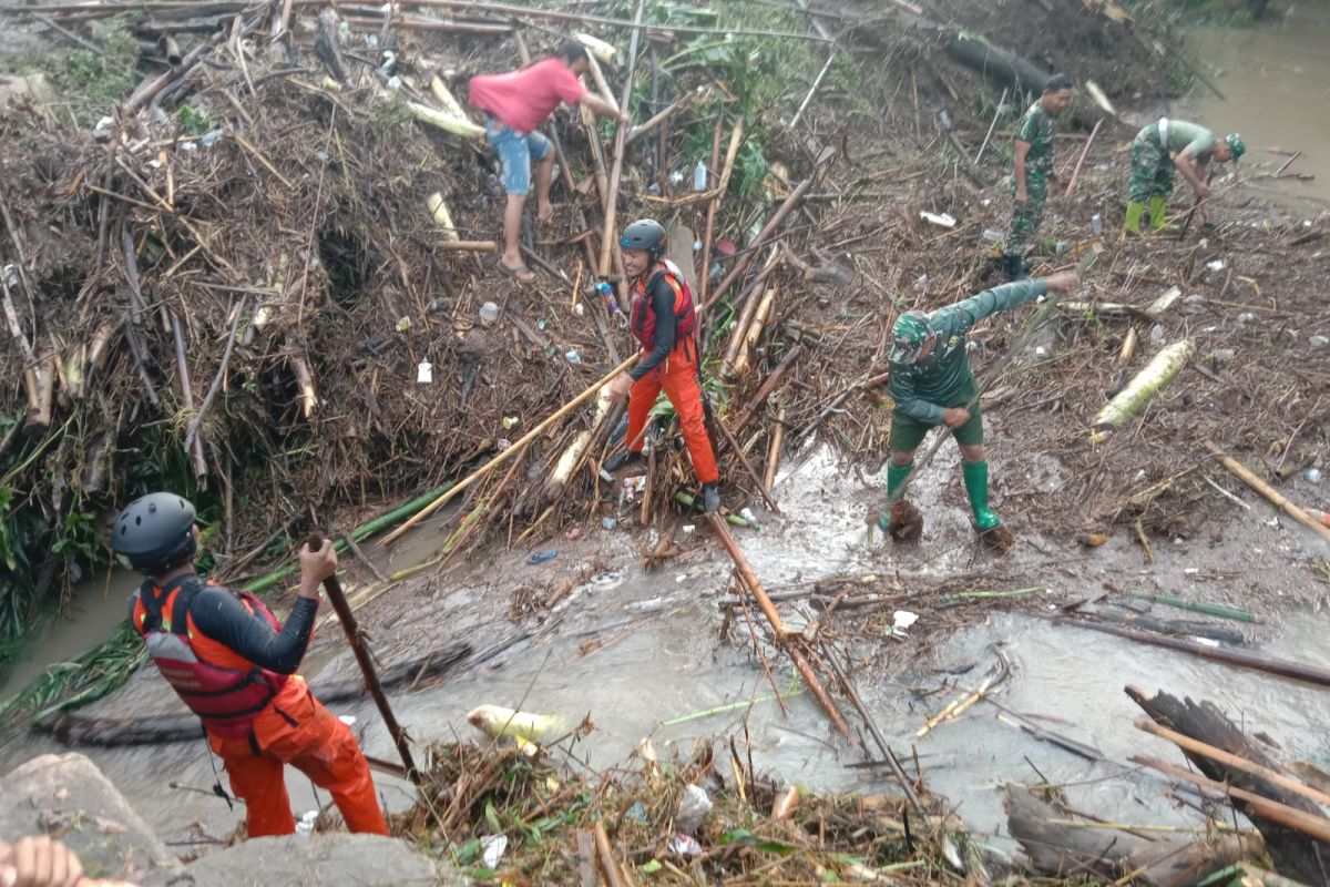 Satu orang meninggal akibat banjir bandang di Bima