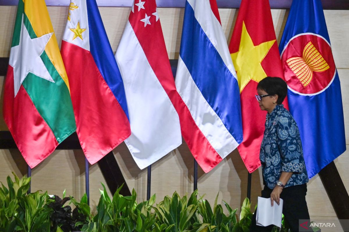 Saatnya Indonesia selesaikan masalah Myanmar