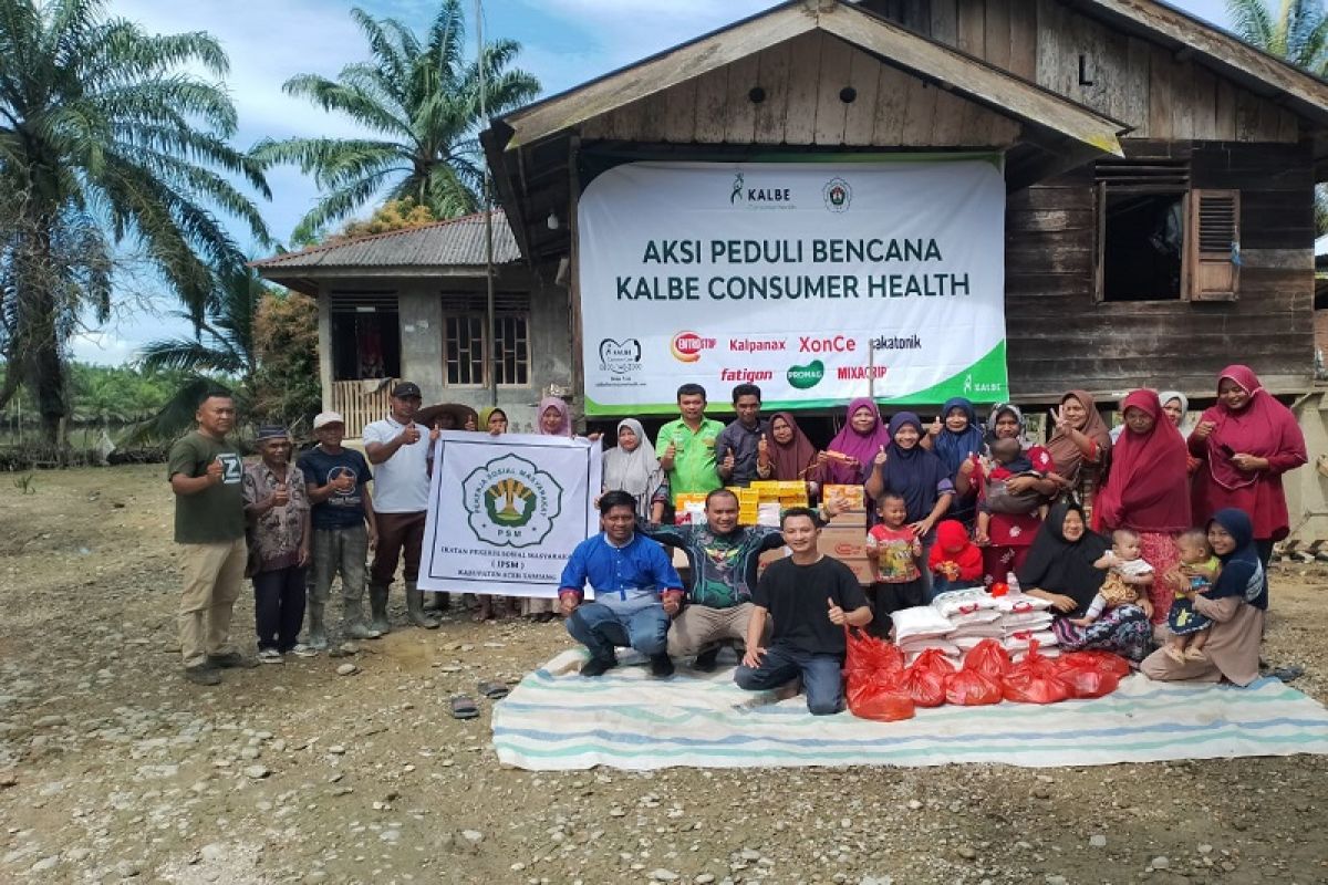 Relawan IPSM bagikan sembako dan obat-obatan kepada korban banjir Aceh Tamiang