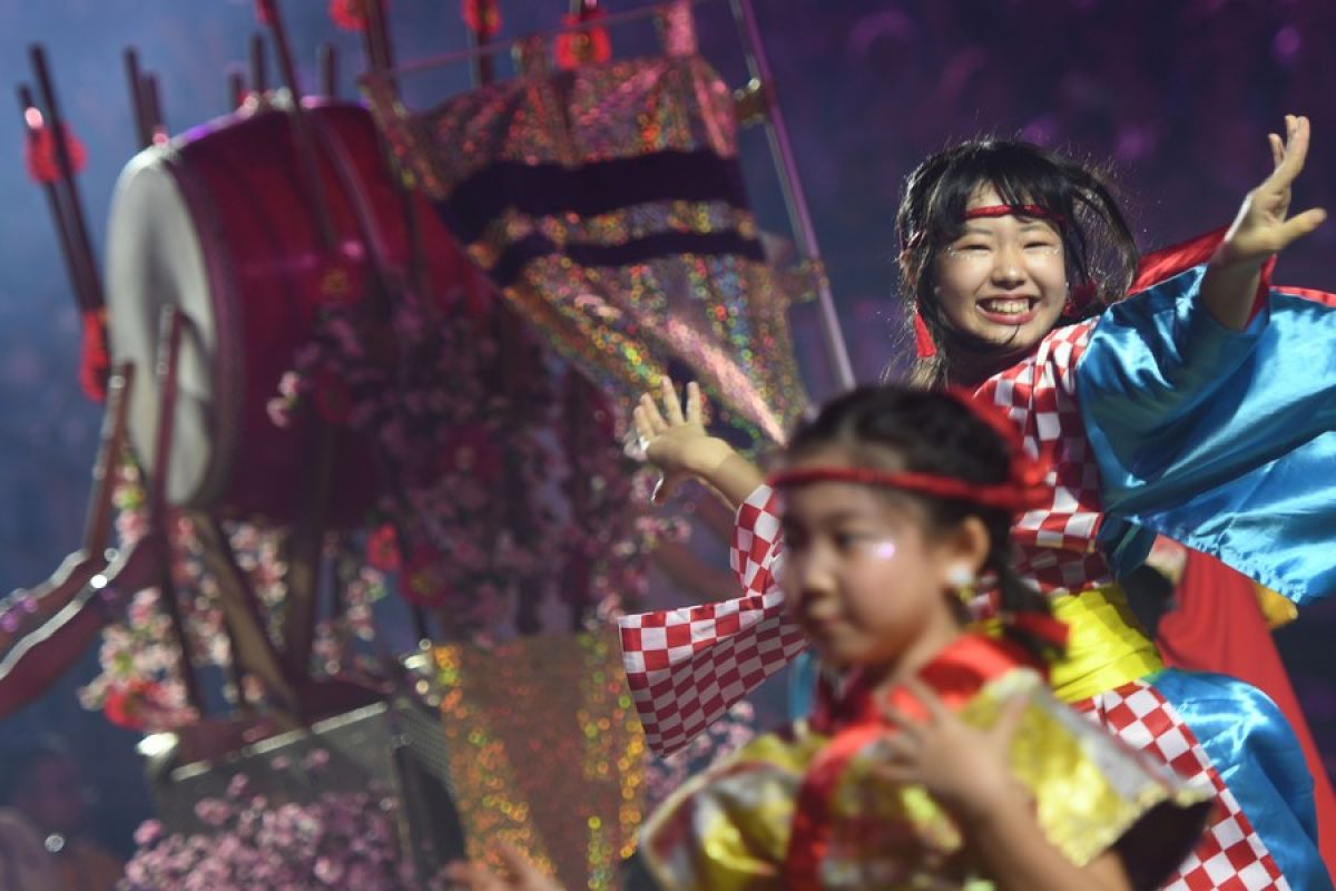 Album Asia: Parade Chingay meriahkan perayaan Imlek di Singapura