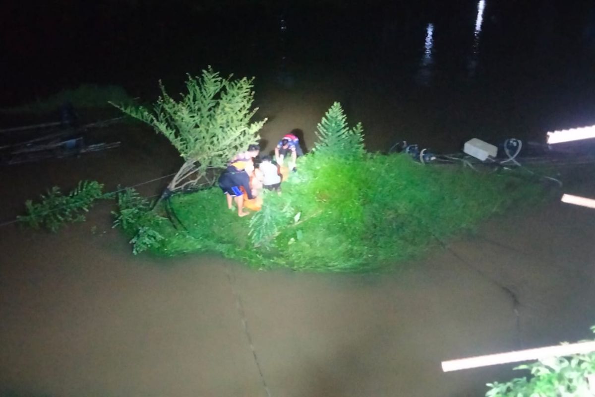 Warga Tanjung tewas kesetrum di Sungai Tabalong