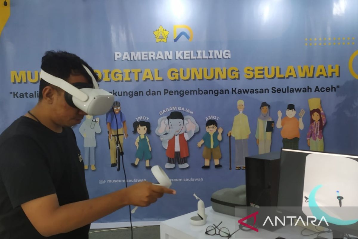 Yok lihat kondisi Seulawah pakai teknologi VR di pameran museum digital USK