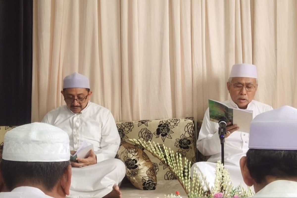 Wabup dan ribuan warga Banjar hadiri haul pertama KH Abdul Muin