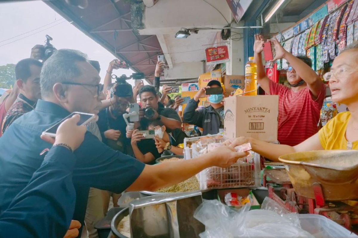 Mendag Zulkifli larang pedagang jual beras oplosan