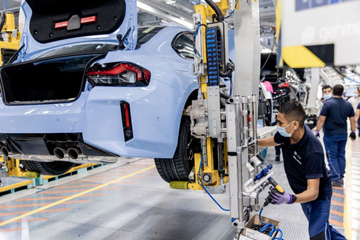 BMW investasikan 800 juta euro perluas jaringan produksi EV