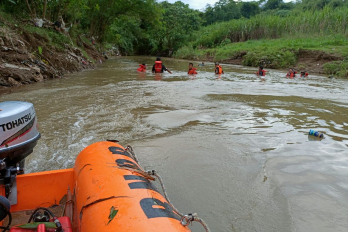 Anak tenggelam di Sungai Gelis belum ditemukan, BPBD Kudus lanjutkan pencarian