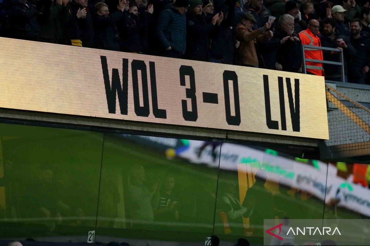 Liverpool dibungkam Wolverhampton Wanderers tiga gol tanpa balas