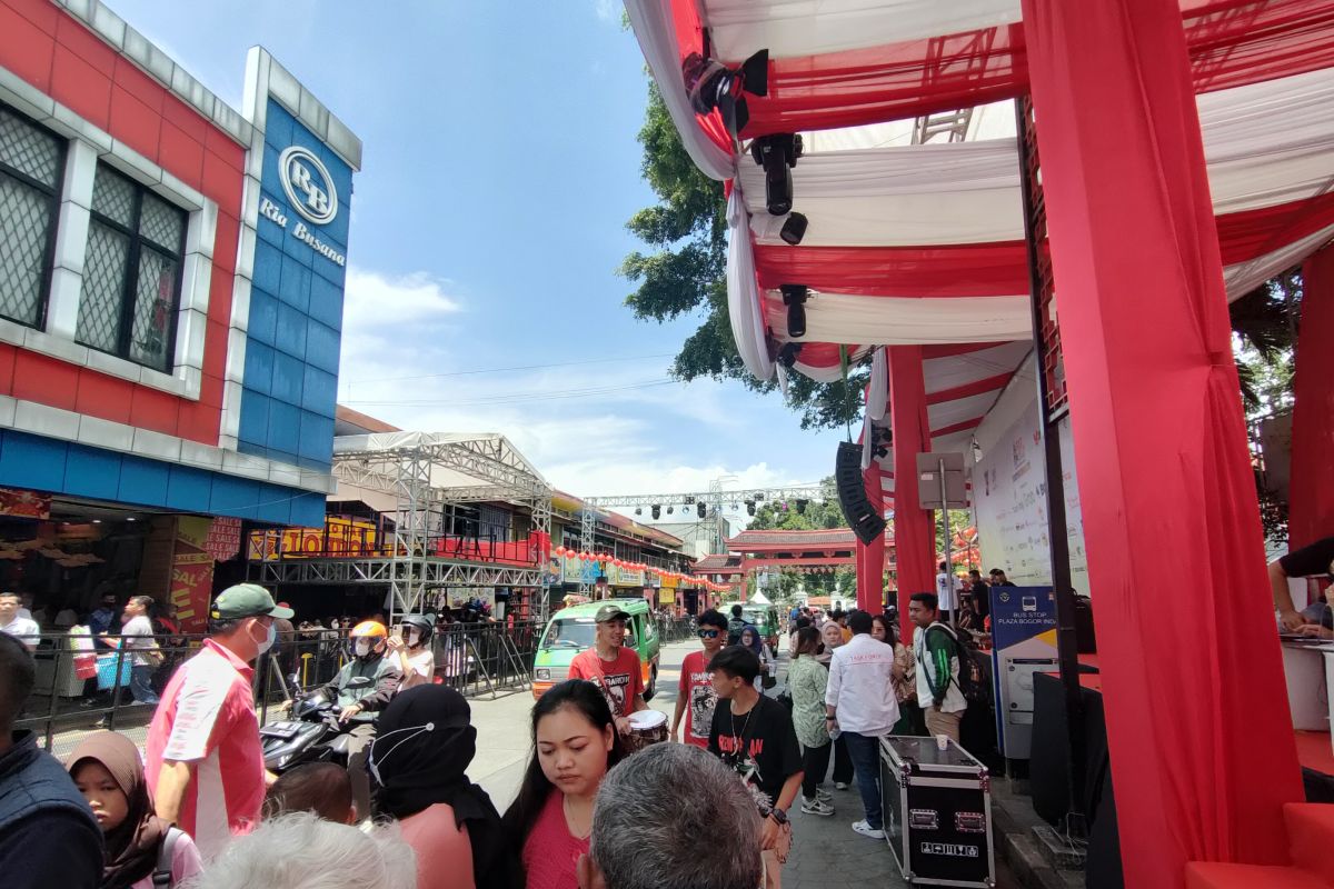 Pengunjung Bogor Street Festival Cap Go Meh mulai ramai