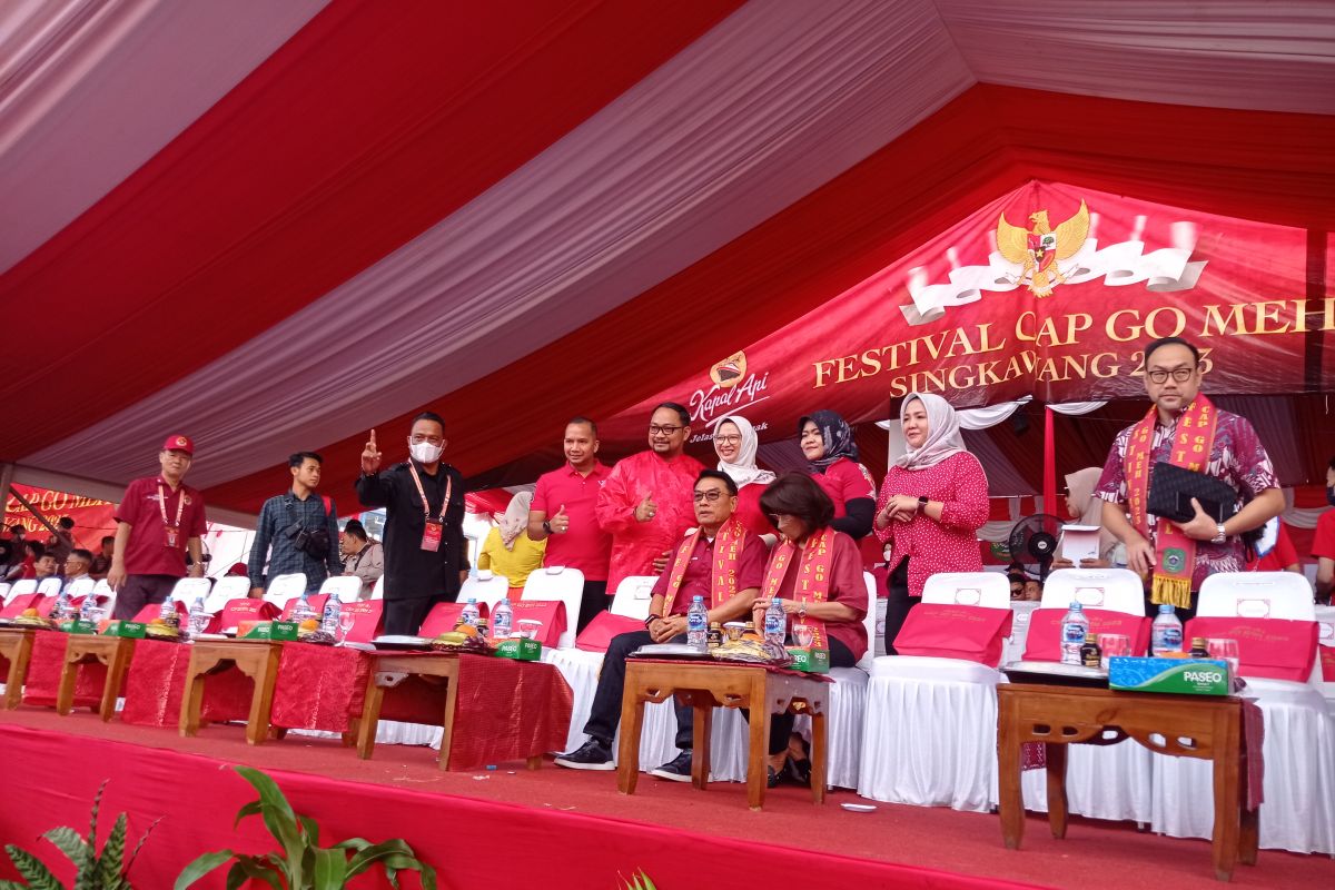 Moeldoko opens Cap Go Meh Festival in Singkawang