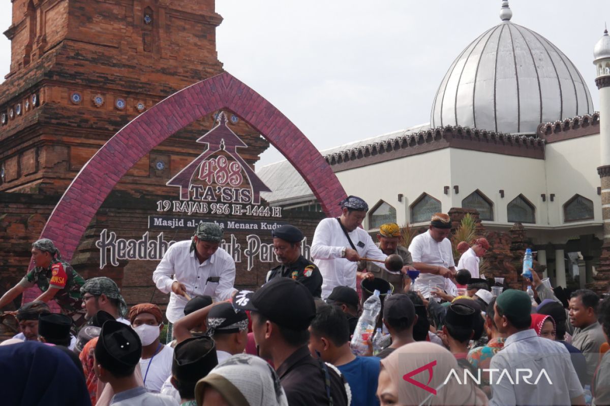 Bupati: Taksis Menara Kudus bisa jadi ikon baru wisata daerah