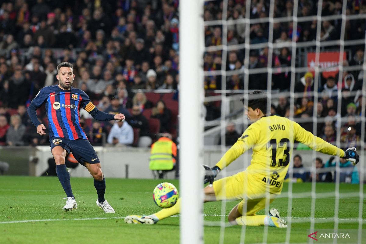 Barca jauhi kejaran Real Madrid setelah menang 3-0 atas Sevilla