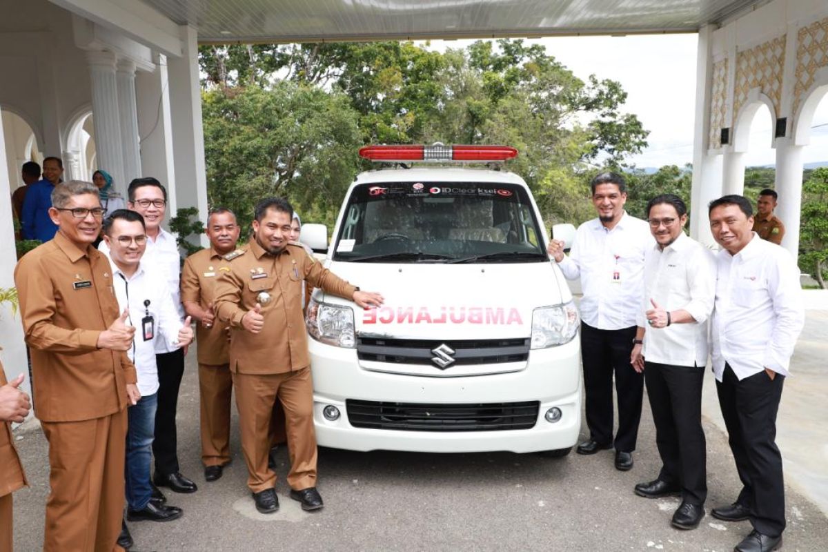 Dukung layanan kesehatan, BEI serahkan satu unit mobil ambulans