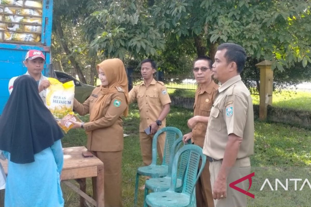 Pemkab OKU Sumsel sediakan16 ribu paket sembako di pasar murah