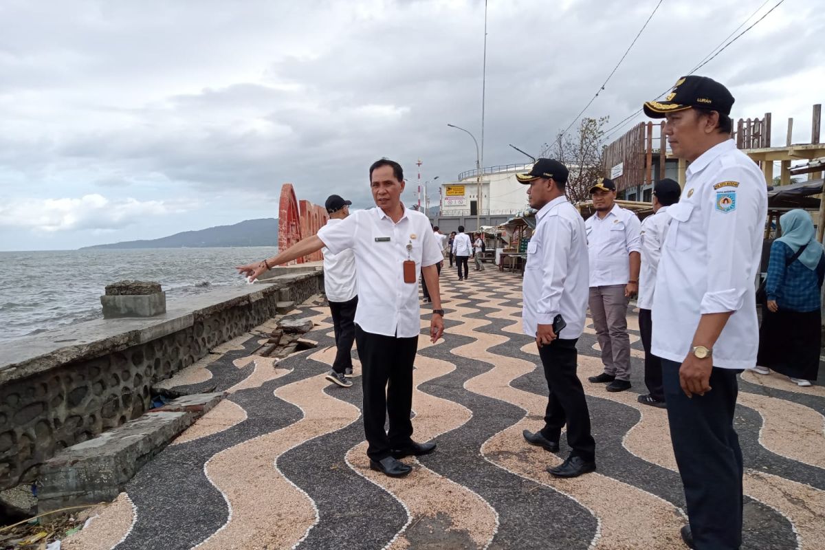 PUPR Mataram merencanakan pembuatan pengaman tanggul Pantai Ampenan