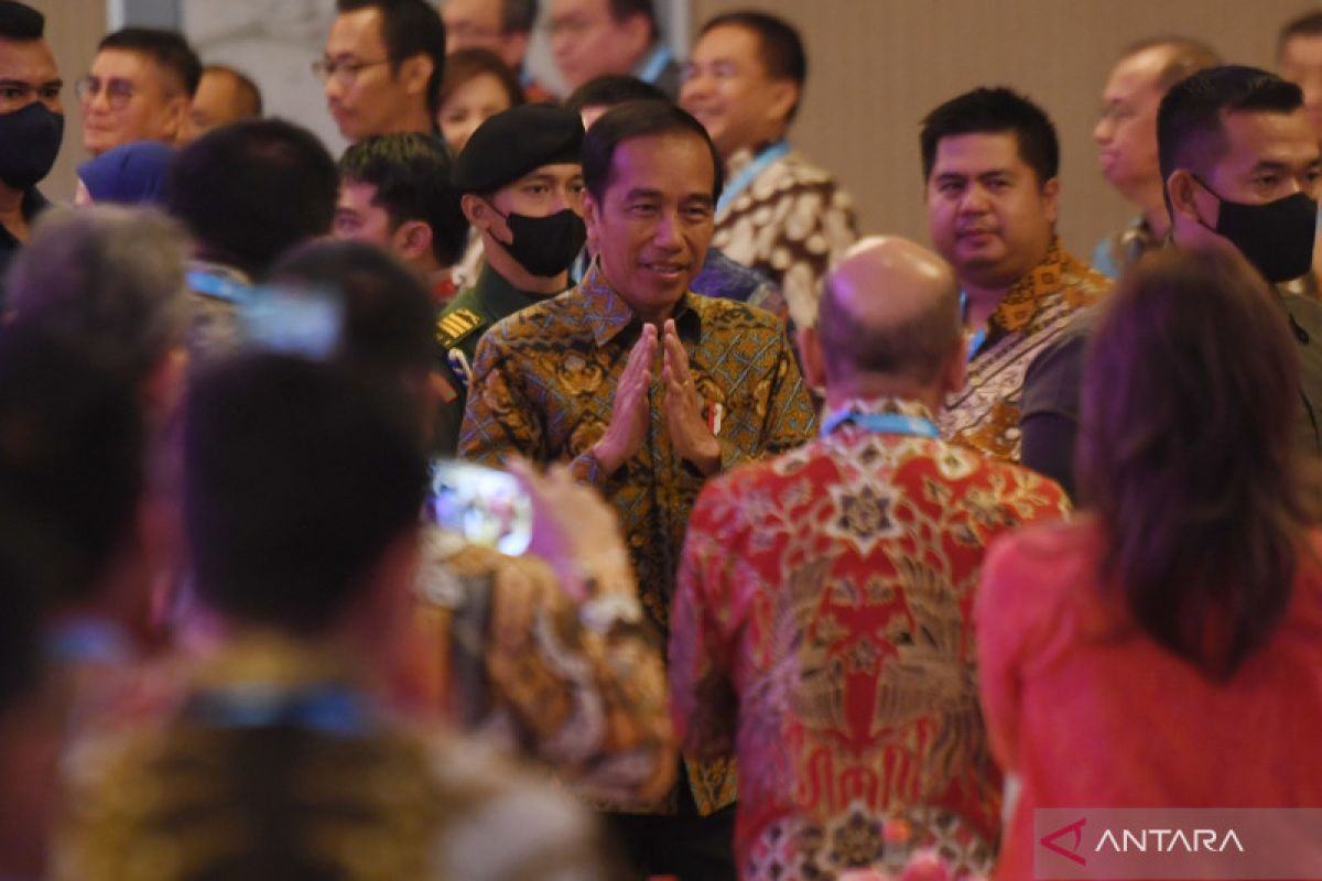 Jokowi minta penegakan hukum tegas kasus pidana di industri keuangan