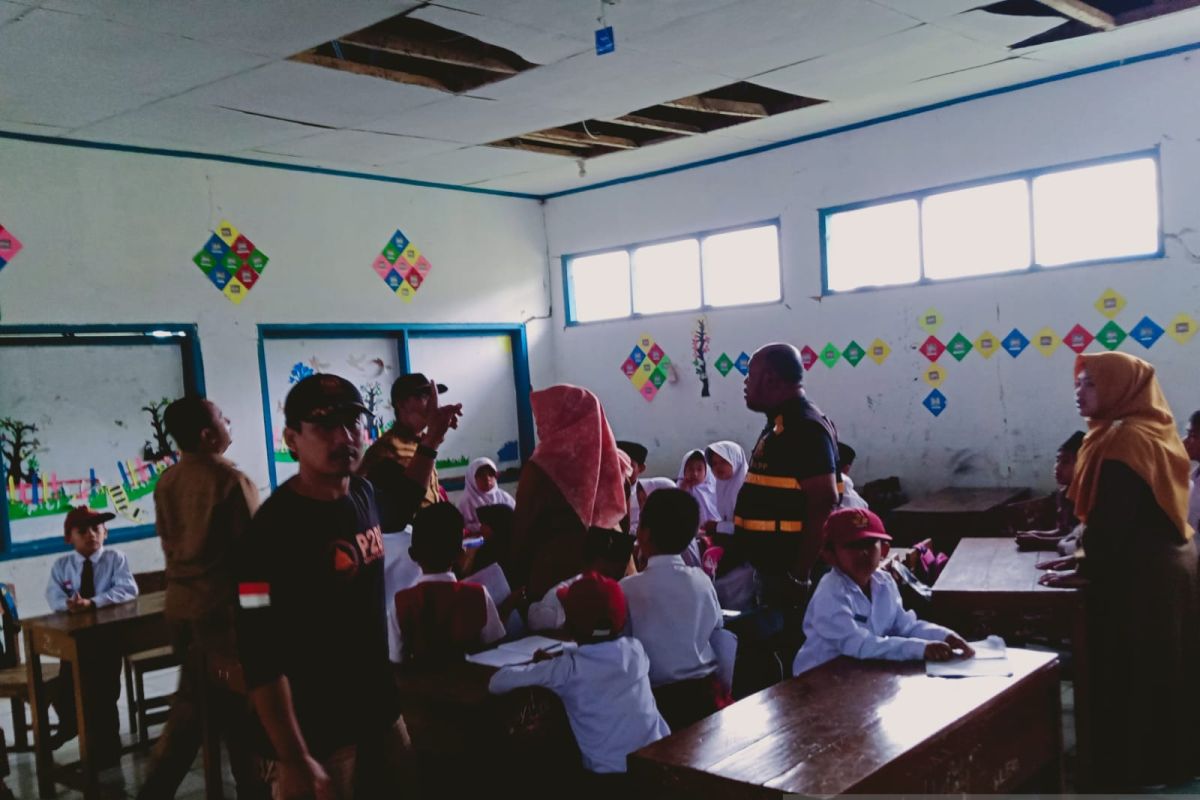 Gempa Banten akibatkan ruang kelas SDN Cisalimar Sukabumi rusak