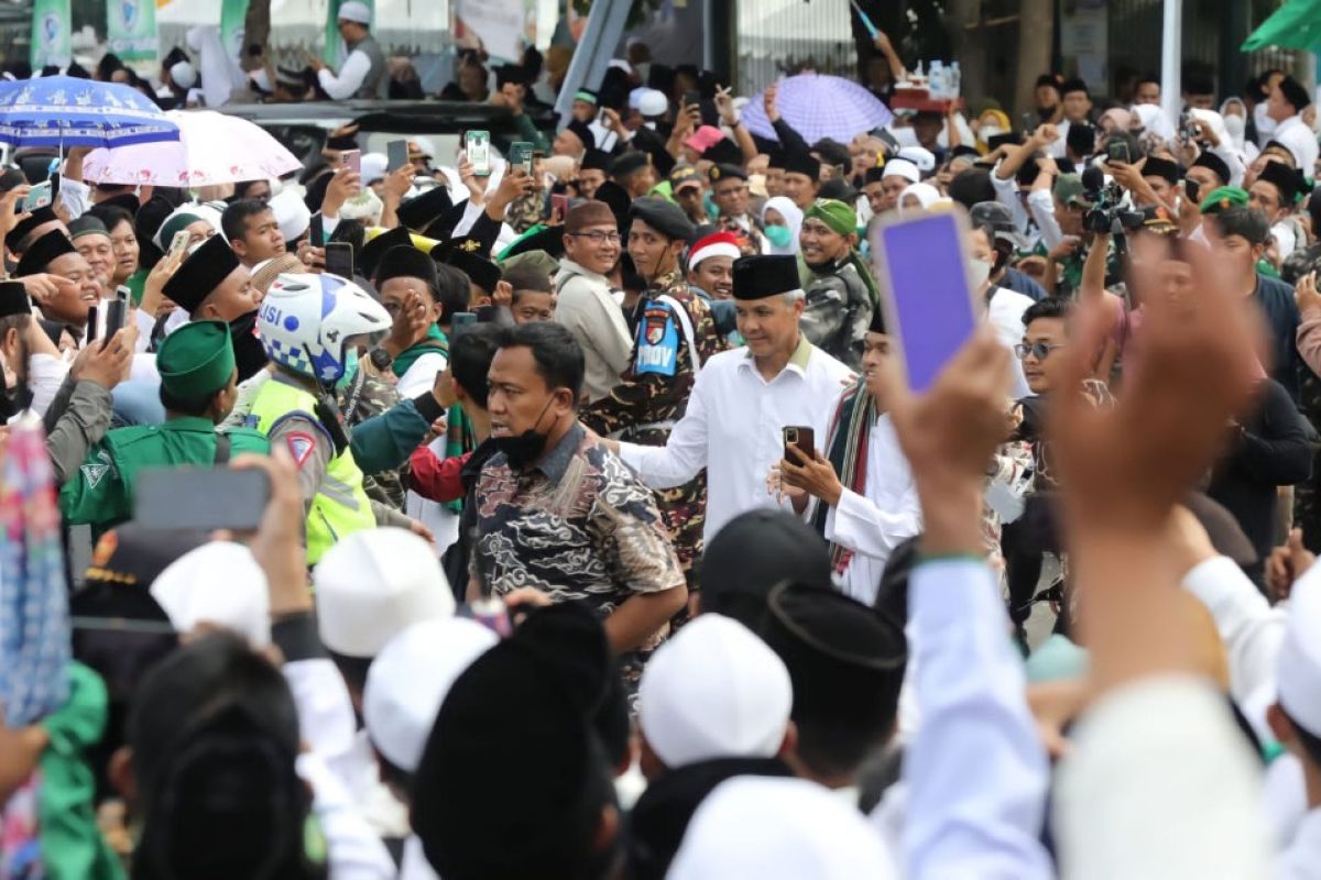 Ganjar Pranowo dapat sambutan meriah saat hadiri Harlah Satu Abad NU