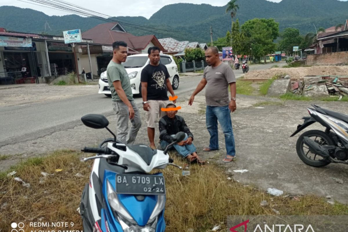 Edarkan sabu, buruh harian asal Bukittinggi ditangkap di Tanjungraya Agam