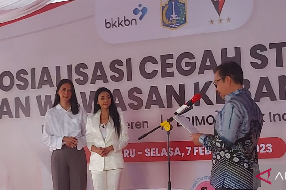 BKKBN tunjuk Paula Verhoeven dan Asri sebagai Bunda Asuh Anak Stunting