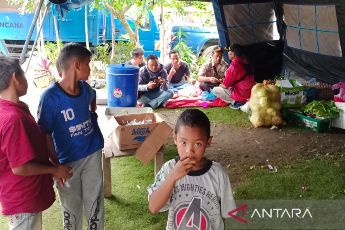 80 warga Aceh Tengah masih mengungsi akibat amukan gajah liar