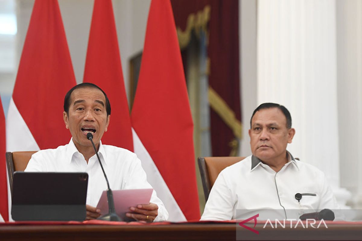Jokowi belum terima surat pengunduran diri Firli Bahuri