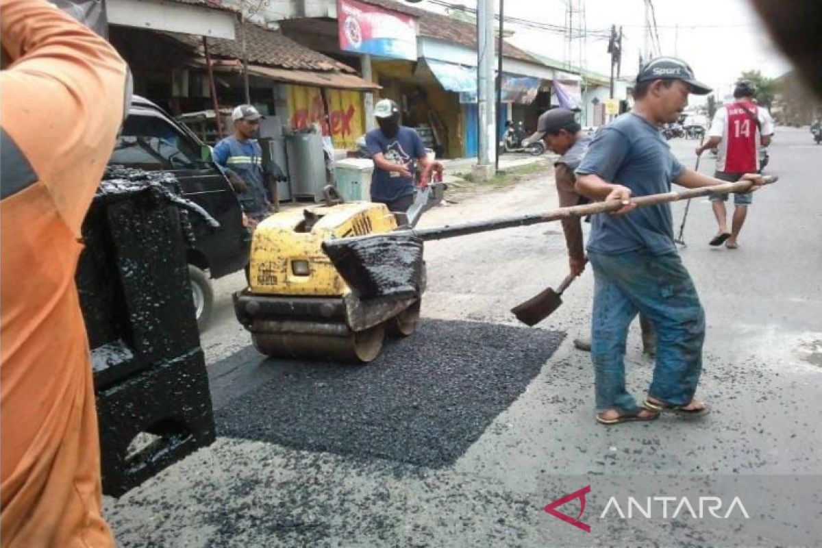 Pemkot Pekalongan anggarkan Rp700 juta untuk perbaikan jalan  berlubang