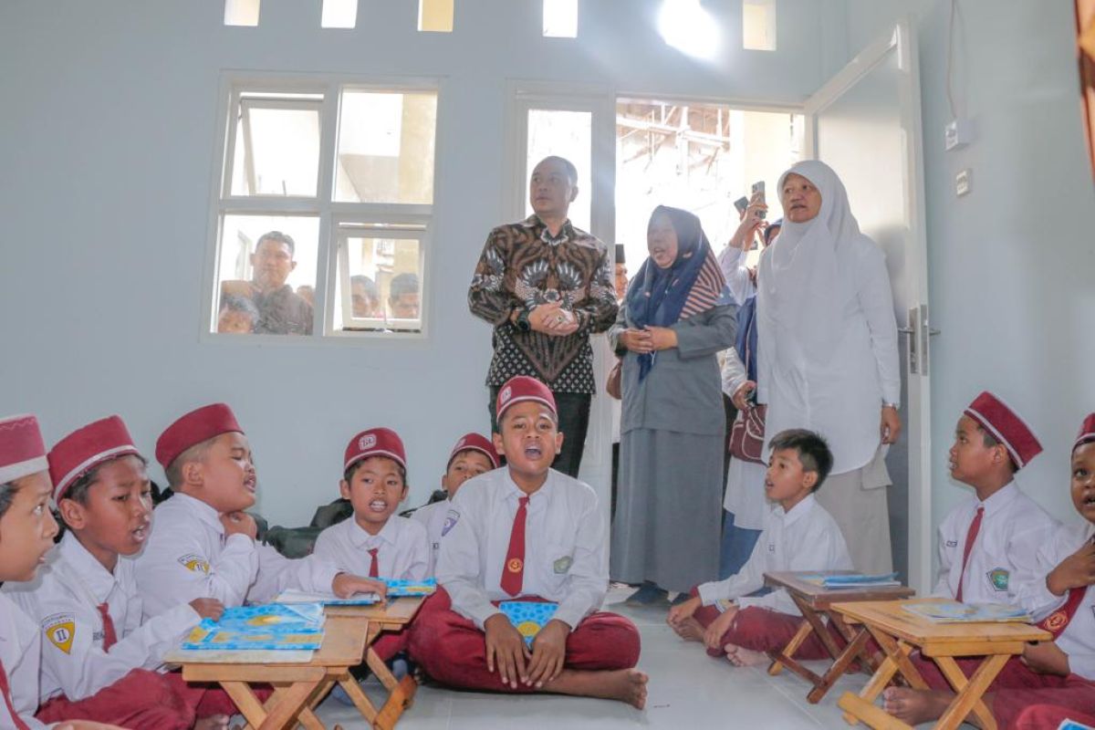 Pimpinan DPRD Surabaya lega pelajar SD-MI Cokroaminoto bisa sekolah lagi
