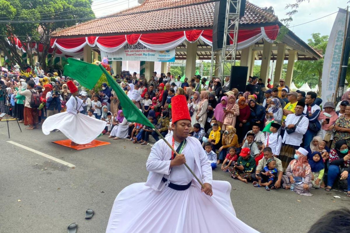 Ratusan penari sufi ambil bagian Karnaval Nusantara Seabad NU