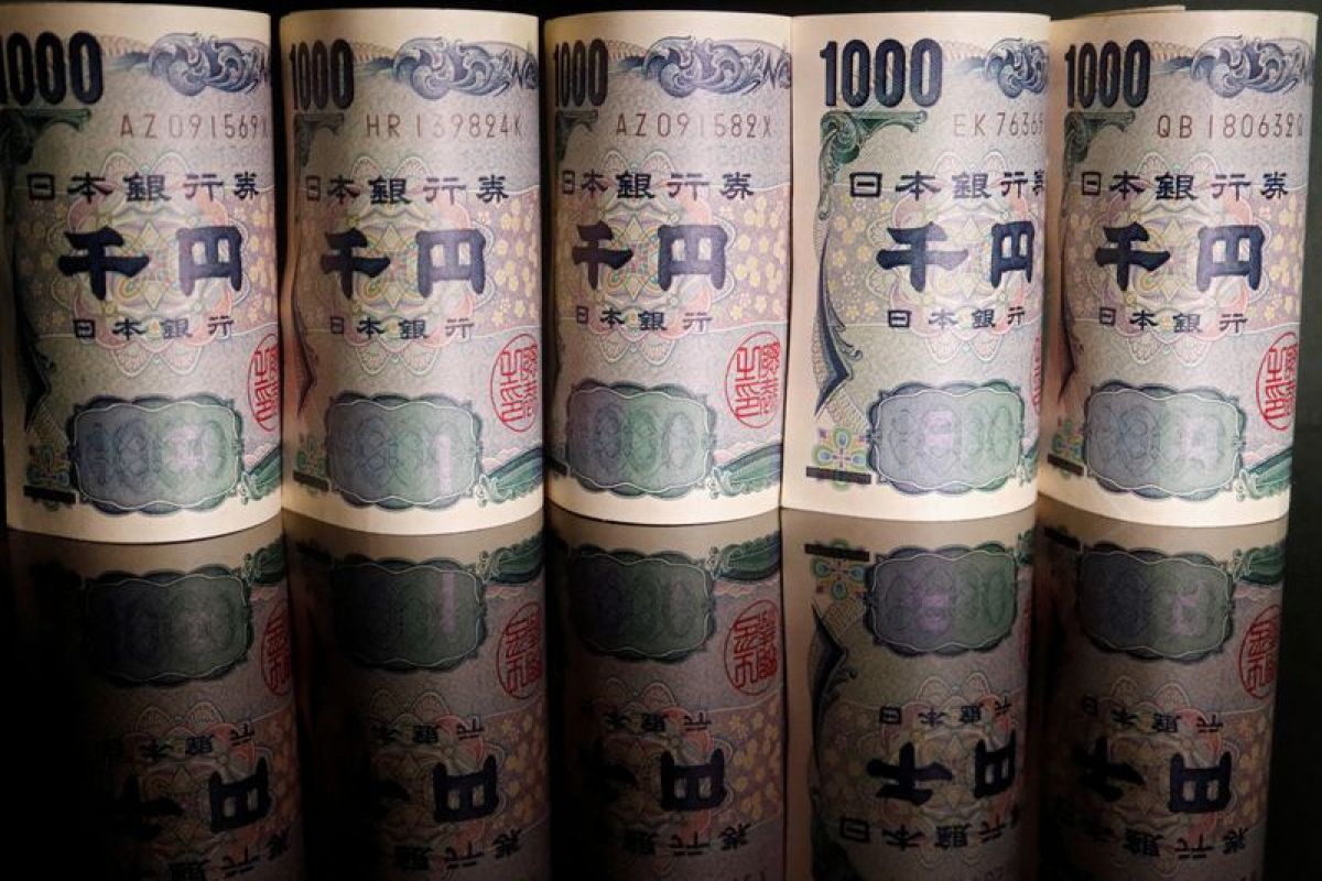 Jepang intervensi pasar valas dua kali pada Oktober untuk dukung yen